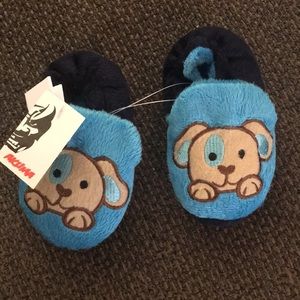Infant puppy shoes in a size 6 in boys